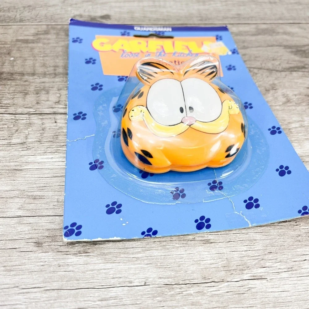 Garfield loose in the kitchen magnetic memo‎ Clip, NOS In Packaging 1978